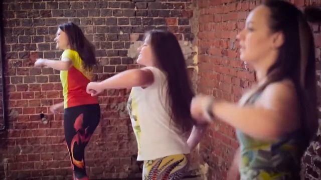 Zumba® в ритме реггетона от проекта ZumbaClass.ru и инструктора Киры Беляевой смотреть онлайн