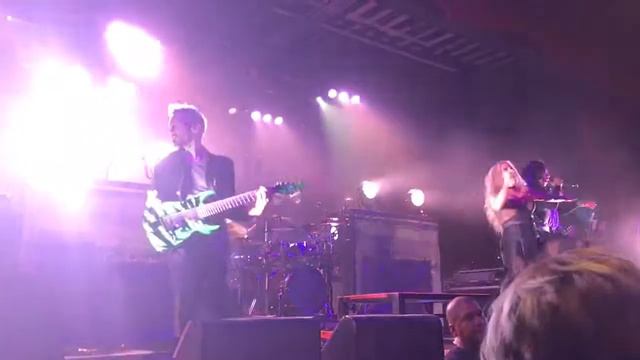 Butcher Babies - Korova