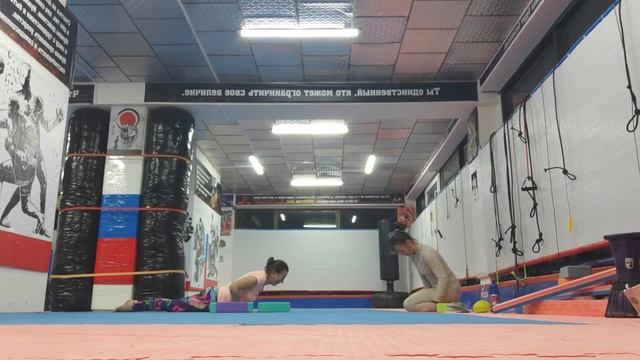 14.11.2023 Вечерняя Йога со Стасей Рагимовой смотреть онлайн