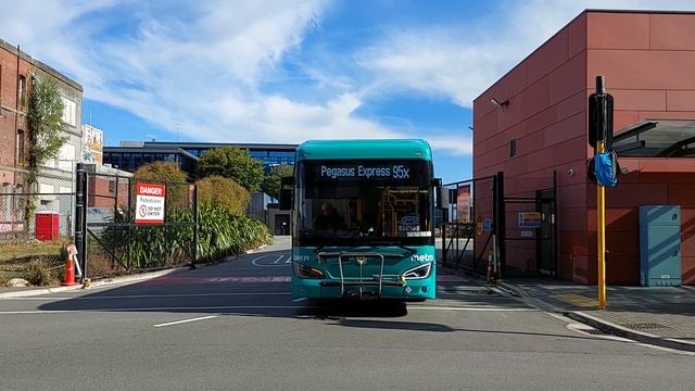 Geely C12ENZ GB8939 on 95X Pegasus Express exits Bus Exchange onto Litchfield St in Christchurch. смотреть онлайн