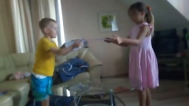 милая собака и спосаб как надуть пузырь из слайма смотреть онлайн