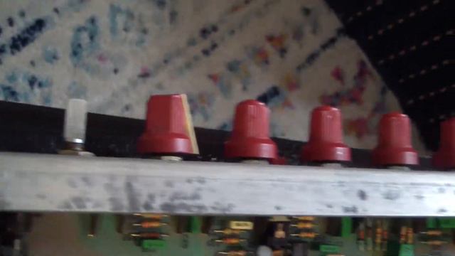 Fixing Scratchy Knobs - Fender Pro185 Amplifier Repair смотреть онлайн