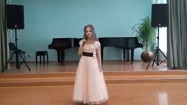 Мария Олеговна Грачева, песня, " Жил , да был, брадобрей !" смотреть онлайн