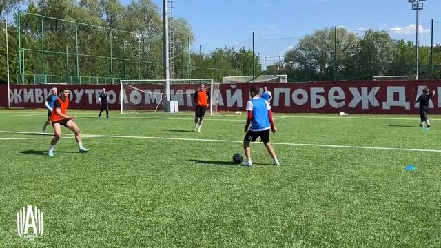 Что с человеком делает животворящая капитанская повязка ?? смотреть онлайн