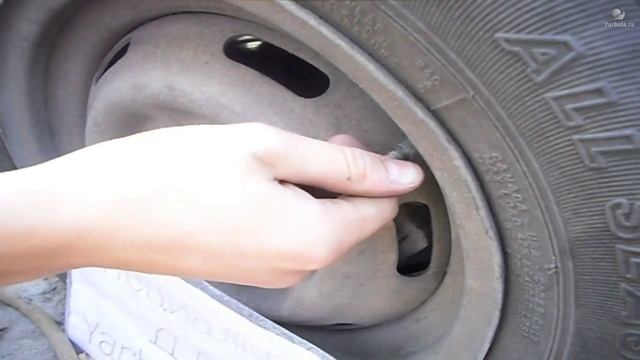 Как накачать колесо насосом, если нету наконечника смотреть онлайн
