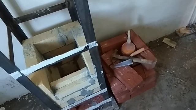 Печь кирпичная в каркасном доме 1500 W/h. Small Brick Stove in framewood house 1500 W/h. смотреть онлайн