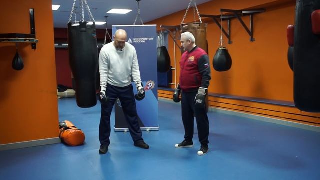 Бокс. Варианты стойки. Какой выбрать? Александр Золкин - боксер-профессионал, тренер. смотреть онлайн