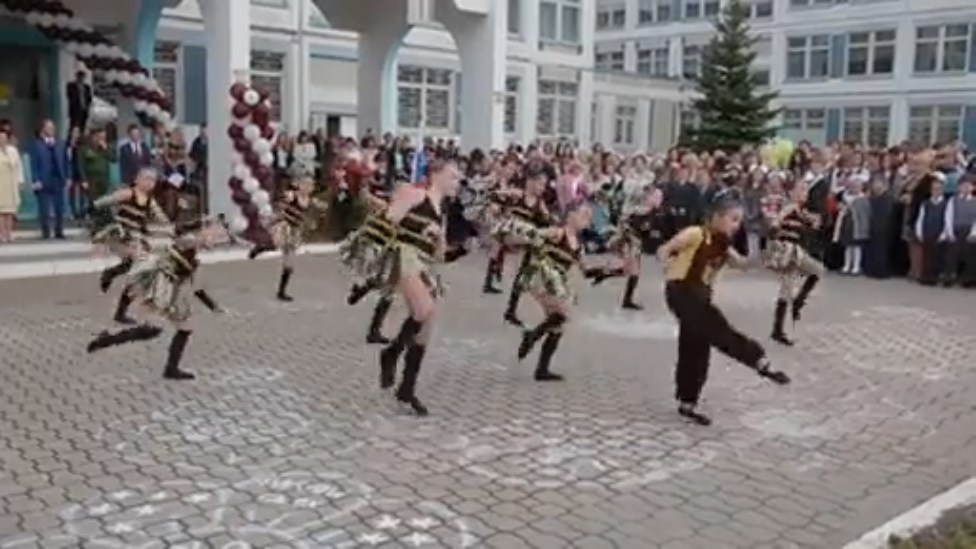 Пчелки станцевали на день знаний смотреть онлайн