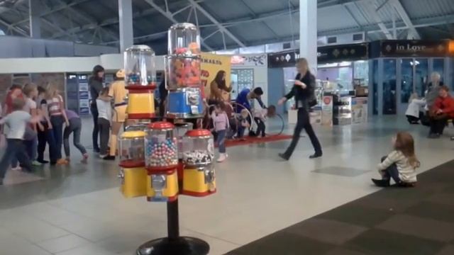 Видео Пикаева Владимира - Детский праздник смотреть онлайн