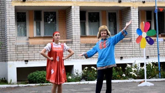 ДОЛ"Чайка" 3 смена 2017. Танцевальная ромашка. Отряд №4. смотреть онлайн