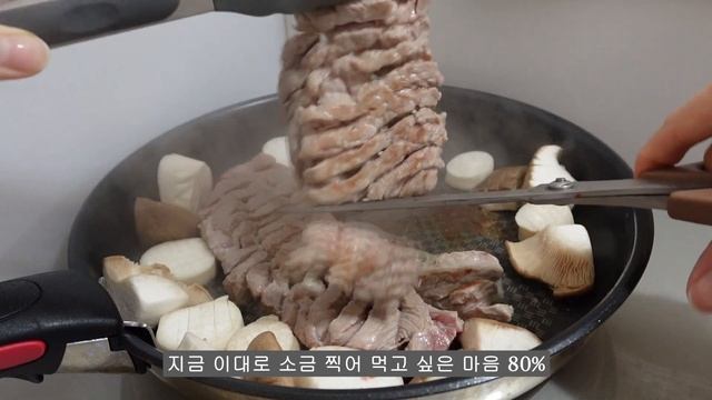 ENG) Vlog? 마라탕에 꿔바로우 시켜 먹고, 토마토 파스타 만들어 먹는 자취 브이로그 | 배추전, 비빔국수, 돼지갈비덮밥, 감자계란탕, 당근라페샌드위치.