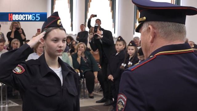 Символ чести, долга и мужества. Ученики школы №8 приняли присягу и получили свои первые погоны смотреть онлайн