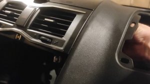 Как снять центральный воздуховод и верхний бардачок гранта FL