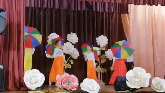 Танец "Шербурские зонтики" танцевальный коллектив "Фортуна" смотреть онлайн