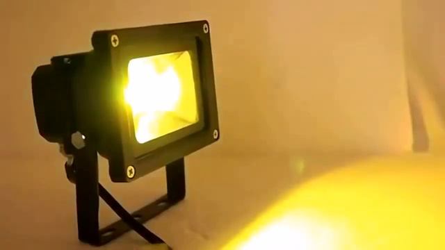 Прожектор LED RGB 50W смотреть онлайн