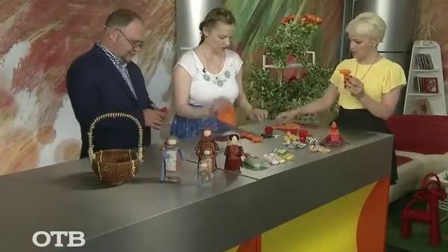Учимся делать традиционную куклу (02.06.15) смотреть онлайн