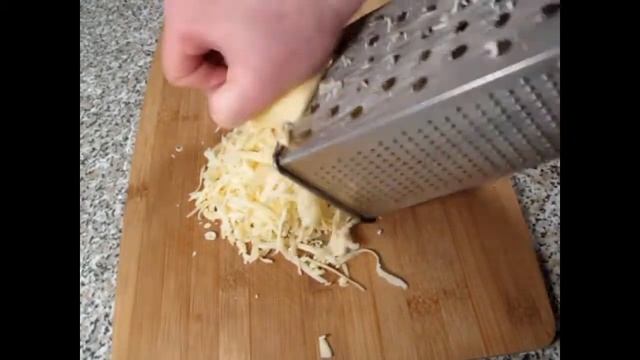 Блины с сыром и чесноком Pancakes with garlic and cheese смотреть онлайн