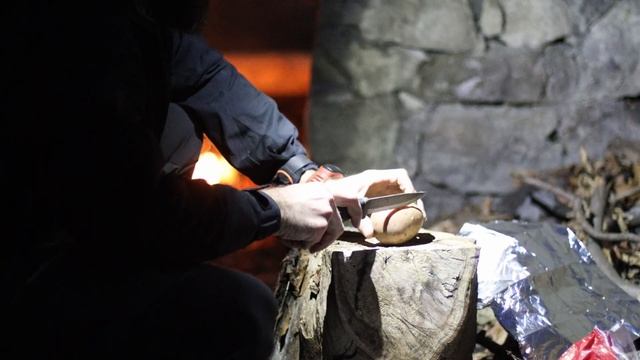 Survival in the Cave , Campfire , Light Snow , Sleeping Bed , bellow -1°C смотреть онлайн