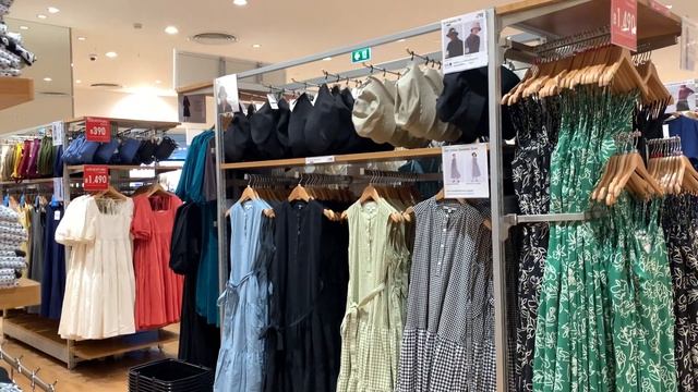 Central Phuket.Shopping.Uniqlo.24.07.2023. Phuket. Пхукет.Централ пхукет.Обзор магазина Юникло.