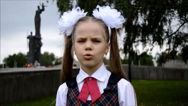 Страна читающая-ДианаЧерницова читает произведение "Родина" К.Симонова смотреть онлайн