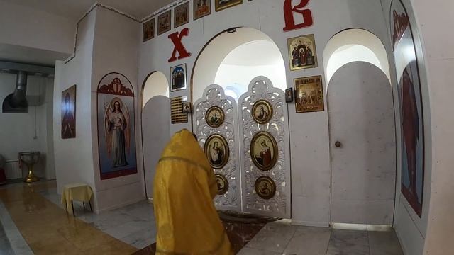 Дорогие братья и сестры! Божественная служба в храме Святой Троицы смотреть онлайн