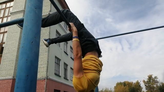 4 самых простых элементов в воркауте на турнике. Отжимание на брусьях обучение смотреть онлайн