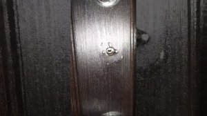 Заклинила ночная задвижка на дверях