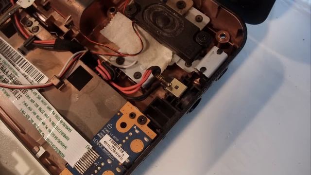 Toshiba Satellite L500-1D9 notebook with a power jack problem смотреть онлайн