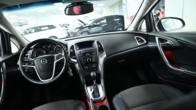 В продаже Opel Astra 2012 года смотреть онлайн