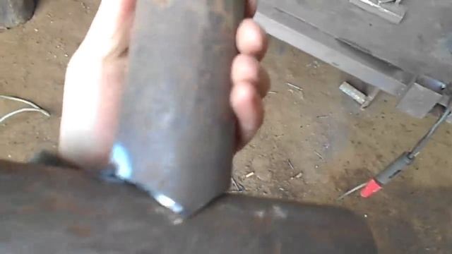 Врезка трубы в трубу под 90 градусов. Покажу 2 способа. смотреть онлайн