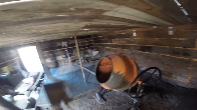 ?ЗАЛИВАЕМ СТЯЖКУ В САРАЕ ИЗ ШПАЛЫ смотреть онлайн