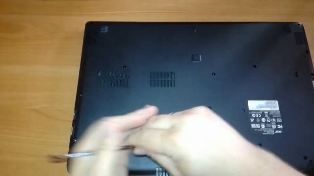Czyszczenie chłodzenia w Acer Aspire E17 смотреть онлайн
