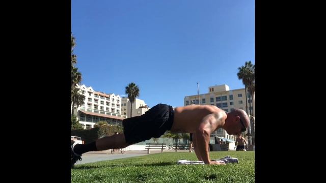 100 BURPEES | 10 VARIATIONS смотреть онлайн