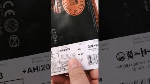 Как паравельно поклееть обои и подобрать рисунок на обоях.