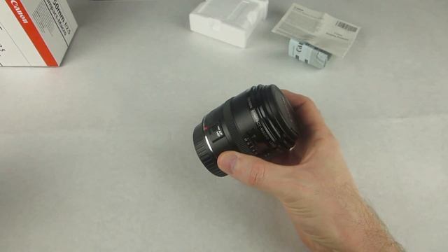 Объектив CANON EF 50 mm f/2.5 Compact Macro смотреть онлайн