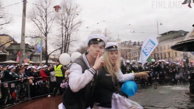 May Day Celebrations at Havis Amanda, Helsinki - April 30, 2017 смотреть онлайн
