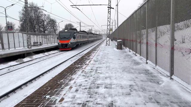 Эп2д 0051 сообщением Тула 1-Курская прибывает на станцию Весенняя! смотреть онлайн