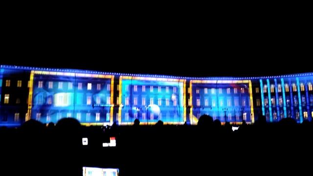 26.12.2015. Световое шоу на Дворцовой площади в Санкт-Петербурге смотреть онлайн