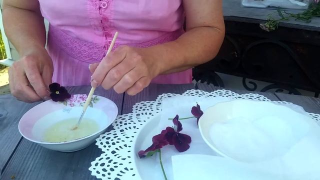 Как я засахариваю цветы. Часть 1 смотреть онлайн