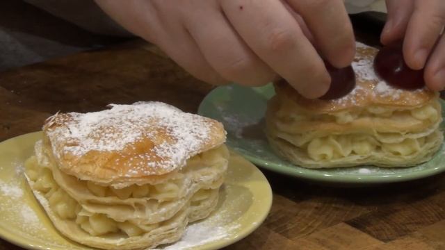 Ленивый мильфей | Ресторанный десерт для рукожопых поварят | От Никиты с любовью смотреть онлайн