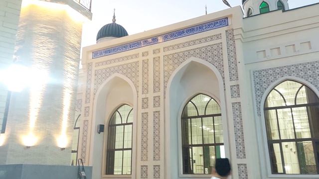 bu qurulgan yangi masjidni tòliqvidyosini 19 avgusda qòyaman sat 20:00 da смотреть онлайн