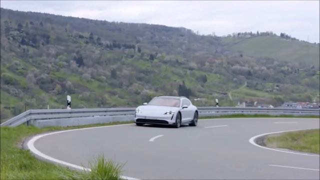 Новый Porsche Taycan Cross Turismo 2022