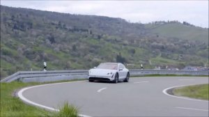 Новый Porsche Taycan Cross Turismo 2022