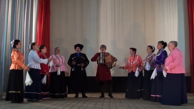 Народно фольклорно- этнографический коллектив " Терские казаки" с песней "И кумушки пьют" смотреть онлайн