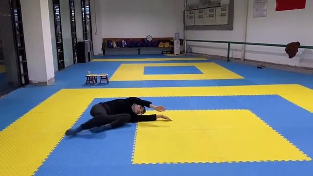 Современный танец - 27.11（Чжоу Сюань）