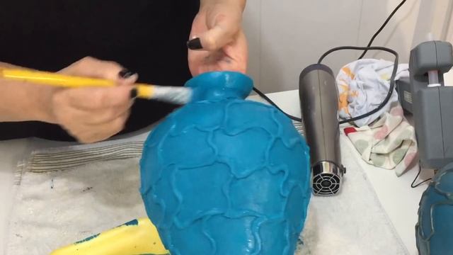 VASO DE PAPIETAGEM COM DETALHES EM COLA QUENTE смотреть онлайн