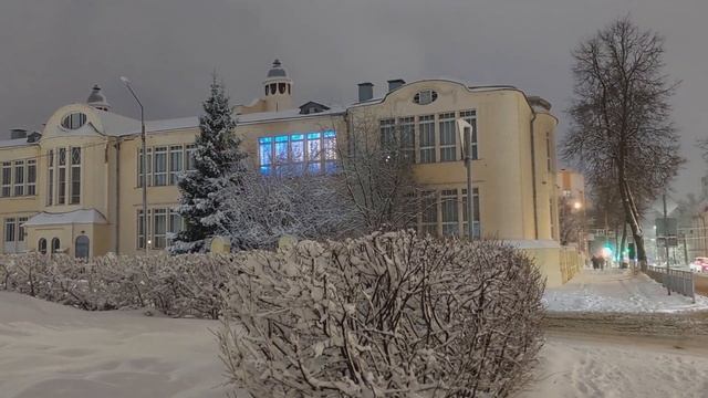 ПОДСВЕТКА ОКНА 6х3 м. Работа светодиодных лент и гирлянд типа "занавес" 3х2 м зимой. Красиво смотреть онлайн