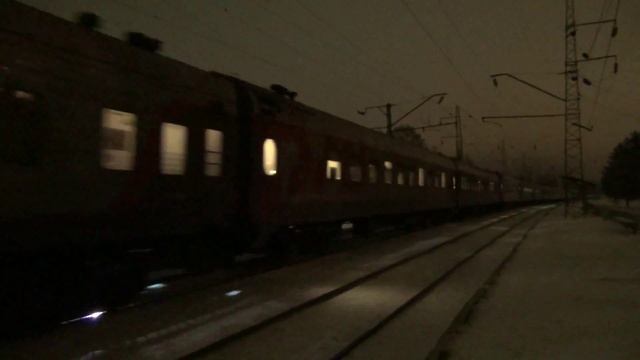 Электровоз ЭП1М-733 с поездом №404 Нижний Новгород — Новороссийск смотреть онлайн