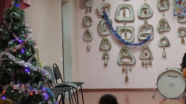 Новогоднее конфетти 1 часть смотреть онлайн