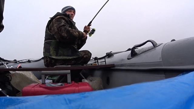 Рыбалка в Беларуси. Первая рыбалка на Освейском озере. Освея осенью. Rudra спасла от нуля уйти. смотреть онлайн